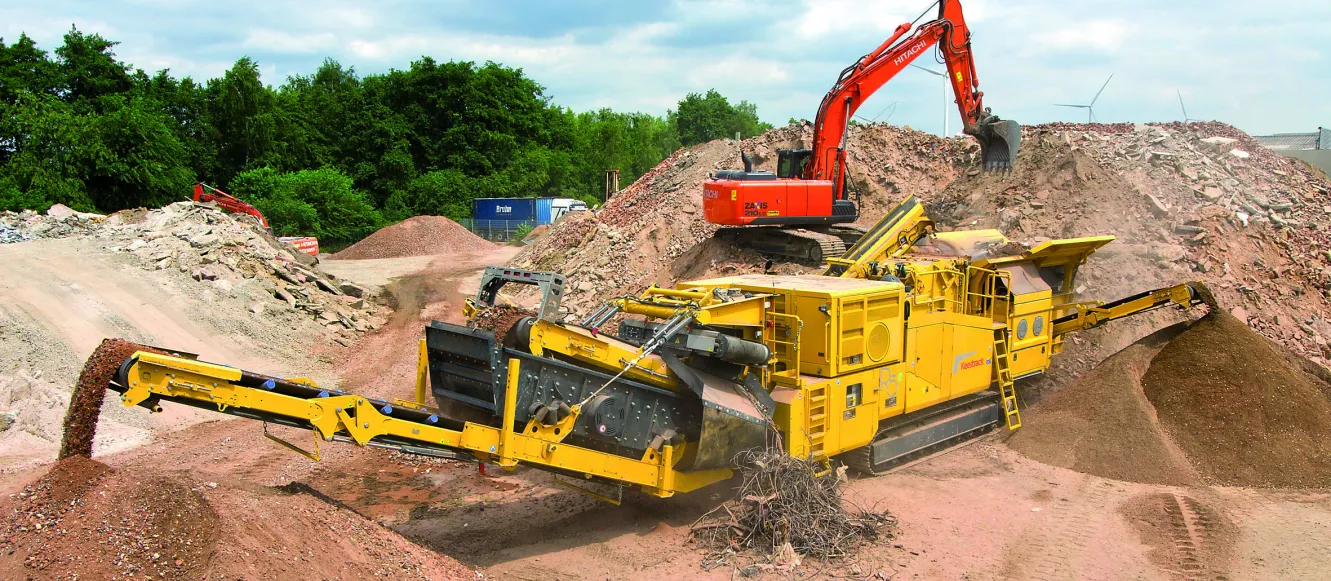 Keestrack R5e hybrid impact crusher unit, Economy model for high performance demands