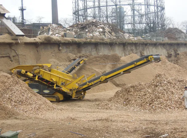 Screening wood with a scalper K4